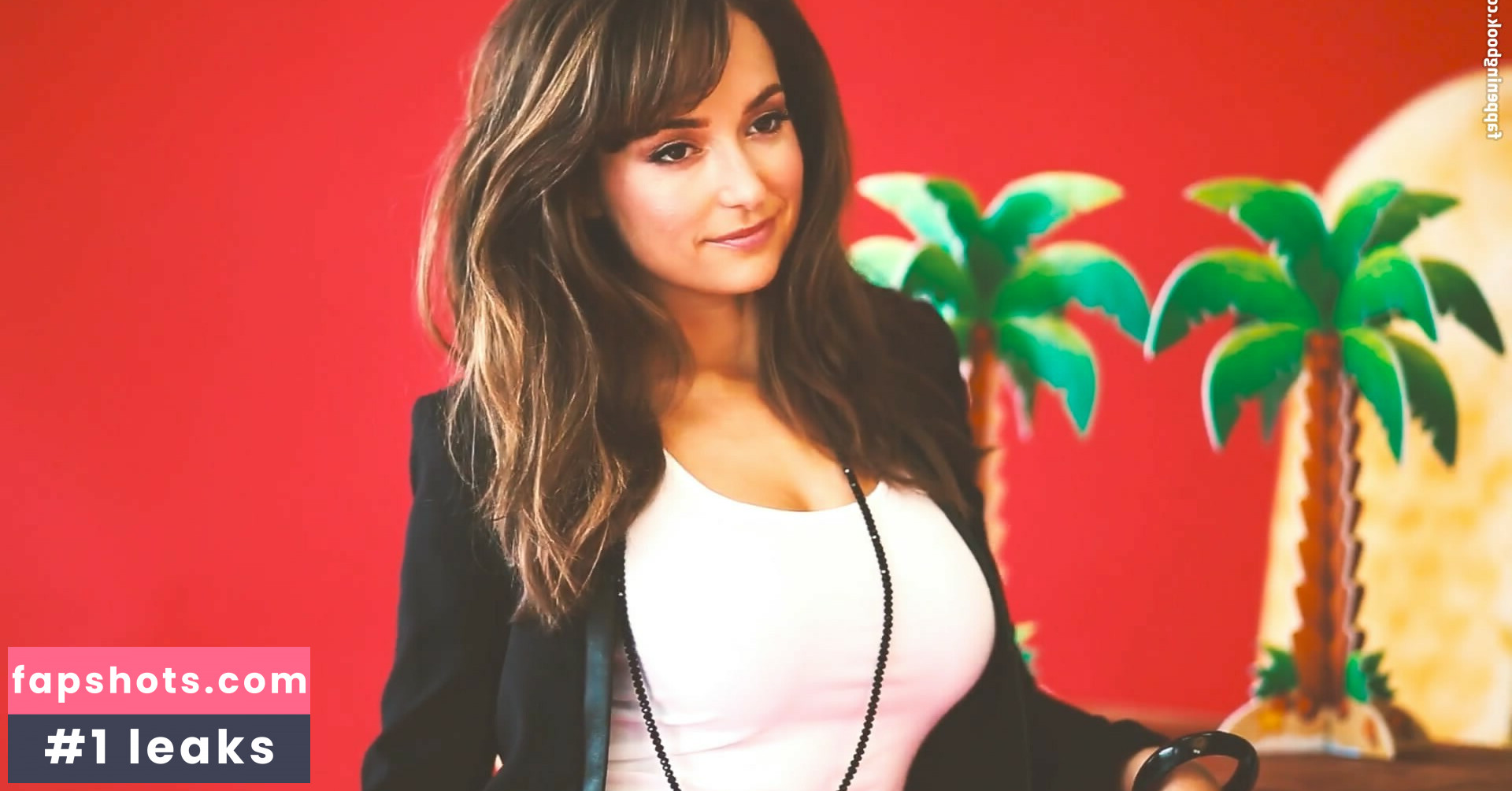 Milana Vayntrub gallery photo #399