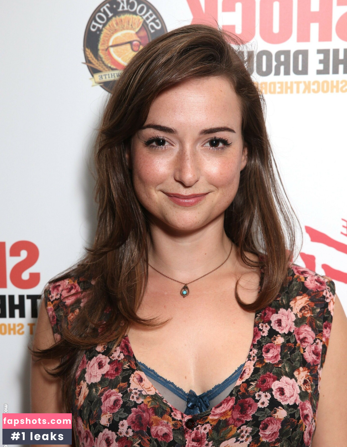 Milana Vayntrub gallery photo #405