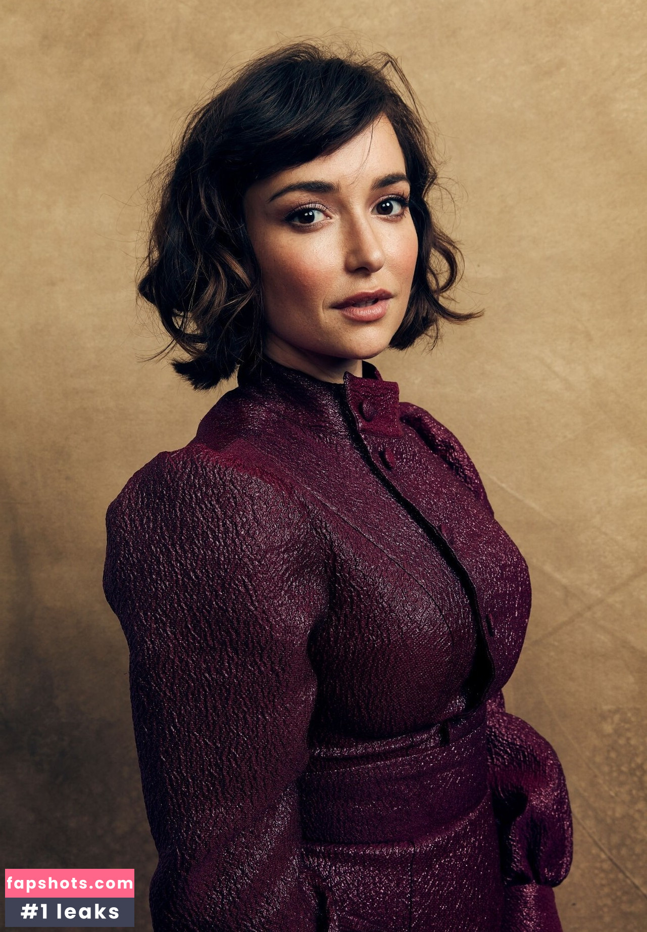 Milana Vayntrub gallery photo #419