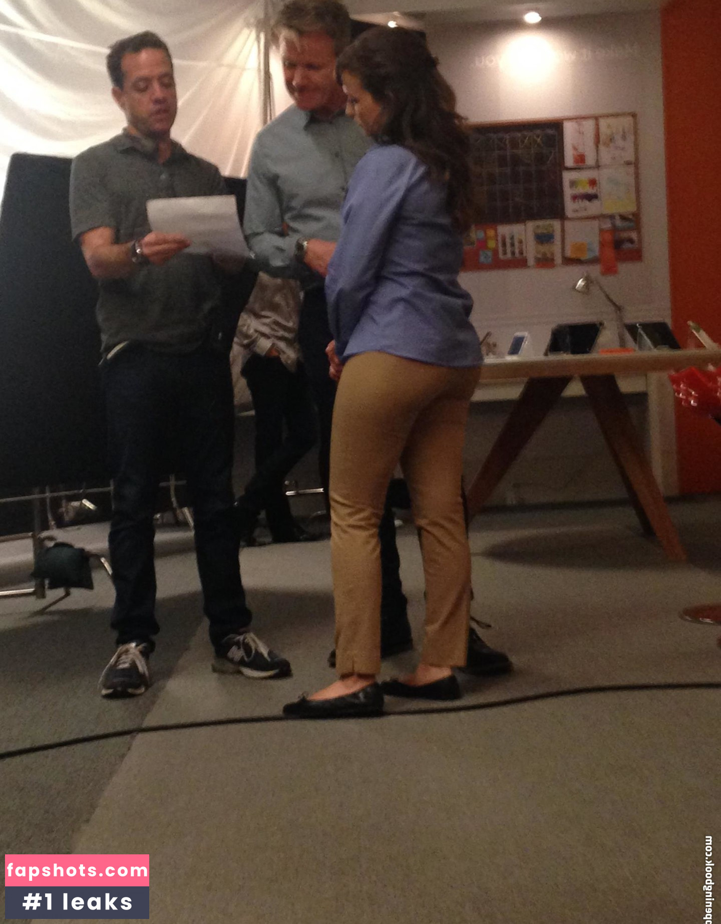 Milana Vayntrub gallery photo #439