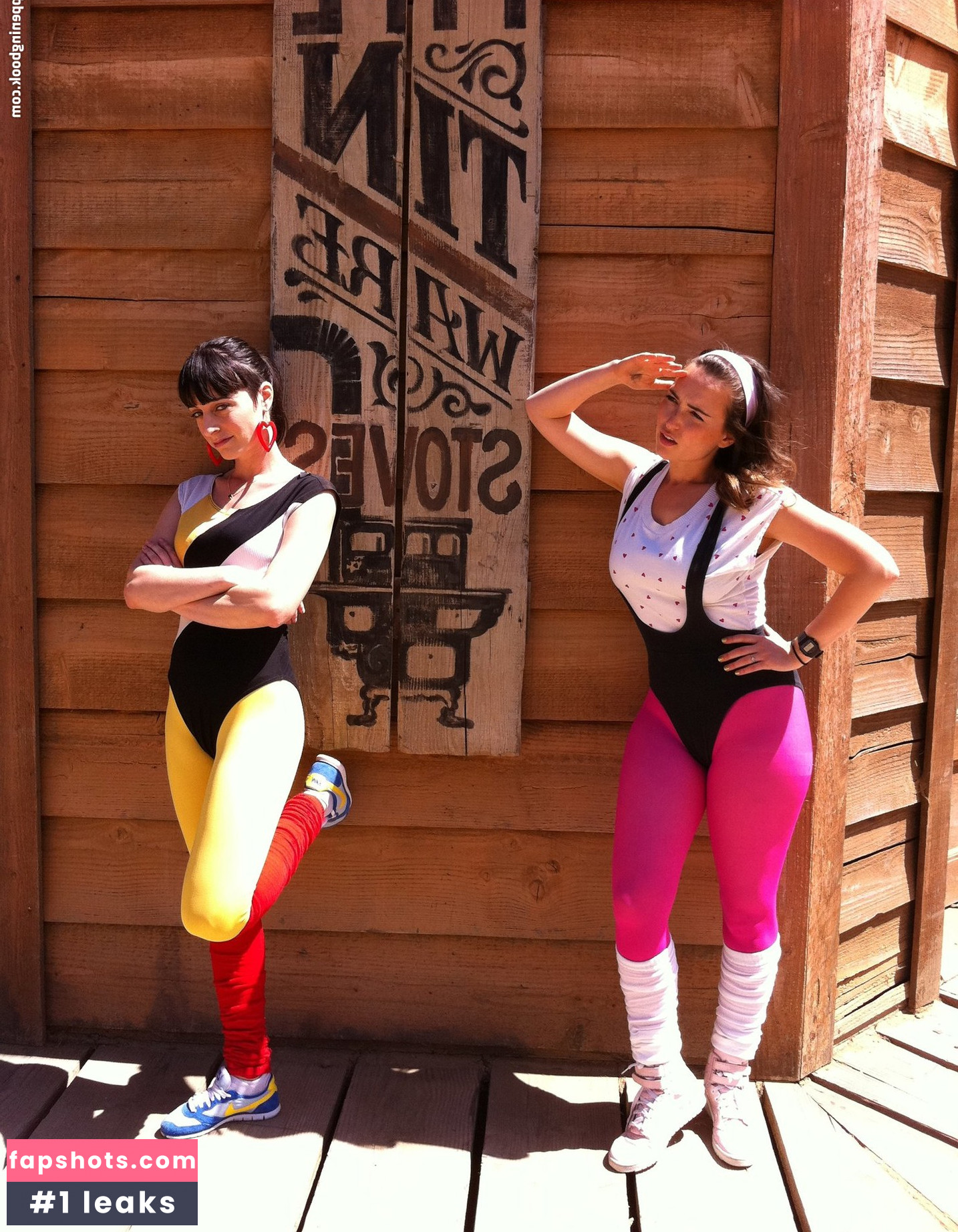 Milana Vayntrub gallery photo #470