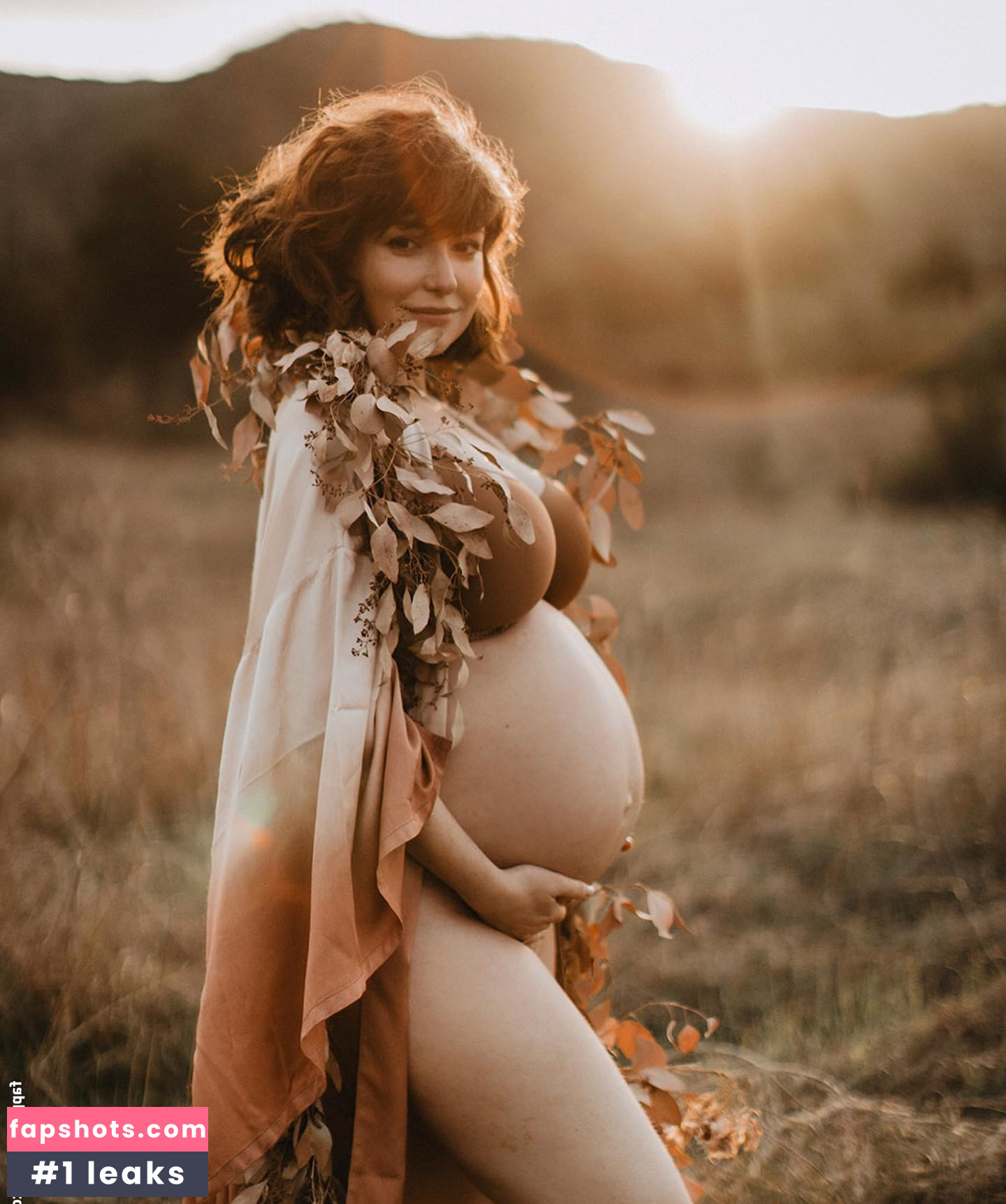 Milana Vayntrub gallery photo #471