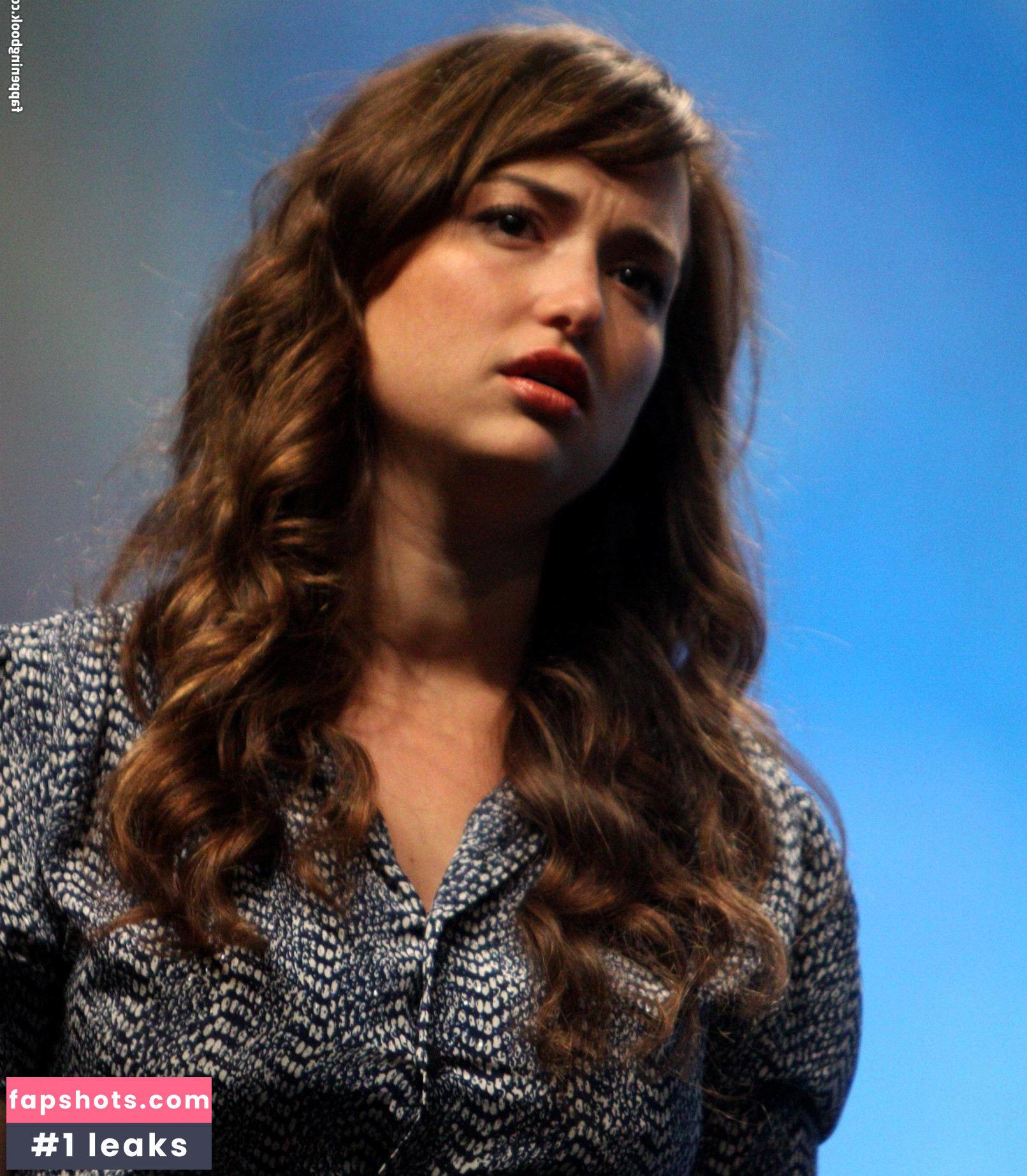 Milana Vayntrub gallery photo #477