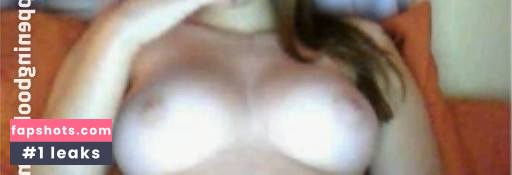 Milana Vayntrub gallery photo #512