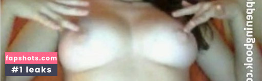 Milana Vayntrub gallery photo #513