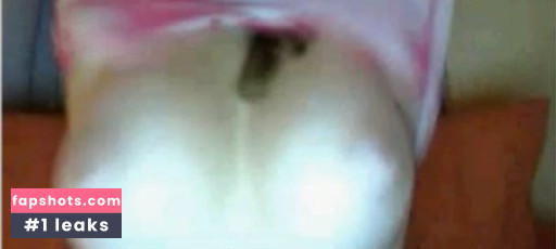 Milana Vayntrub gallery photo #516