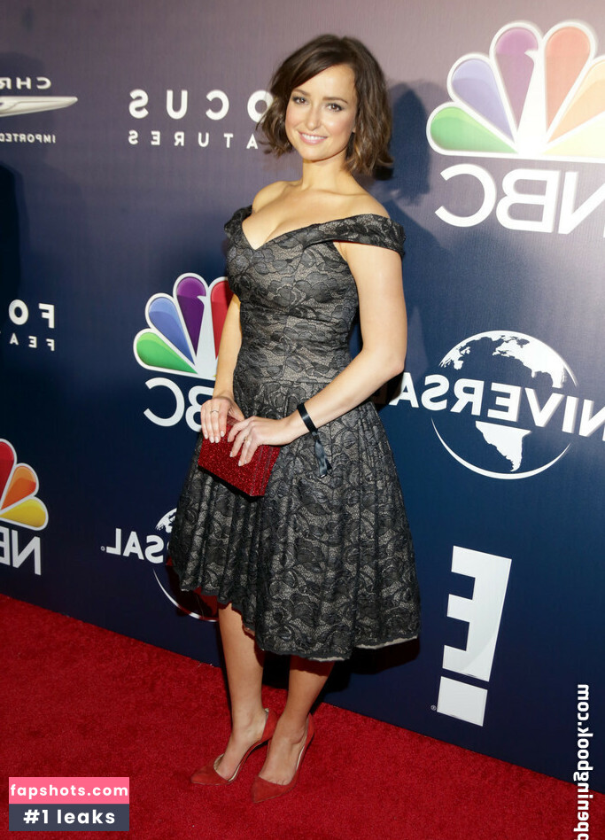 Milana Vayntrub gallery photo #54