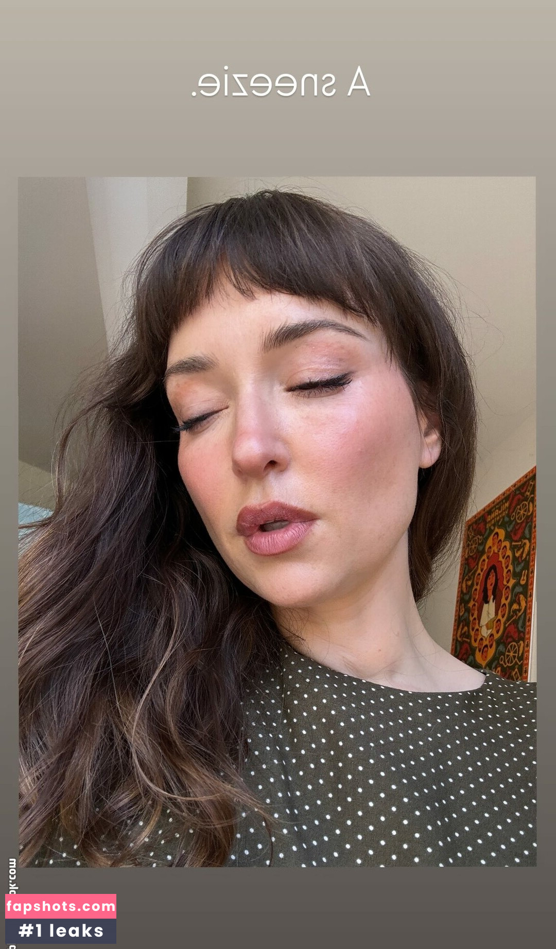 Milana Vayntrub gallery photo #60