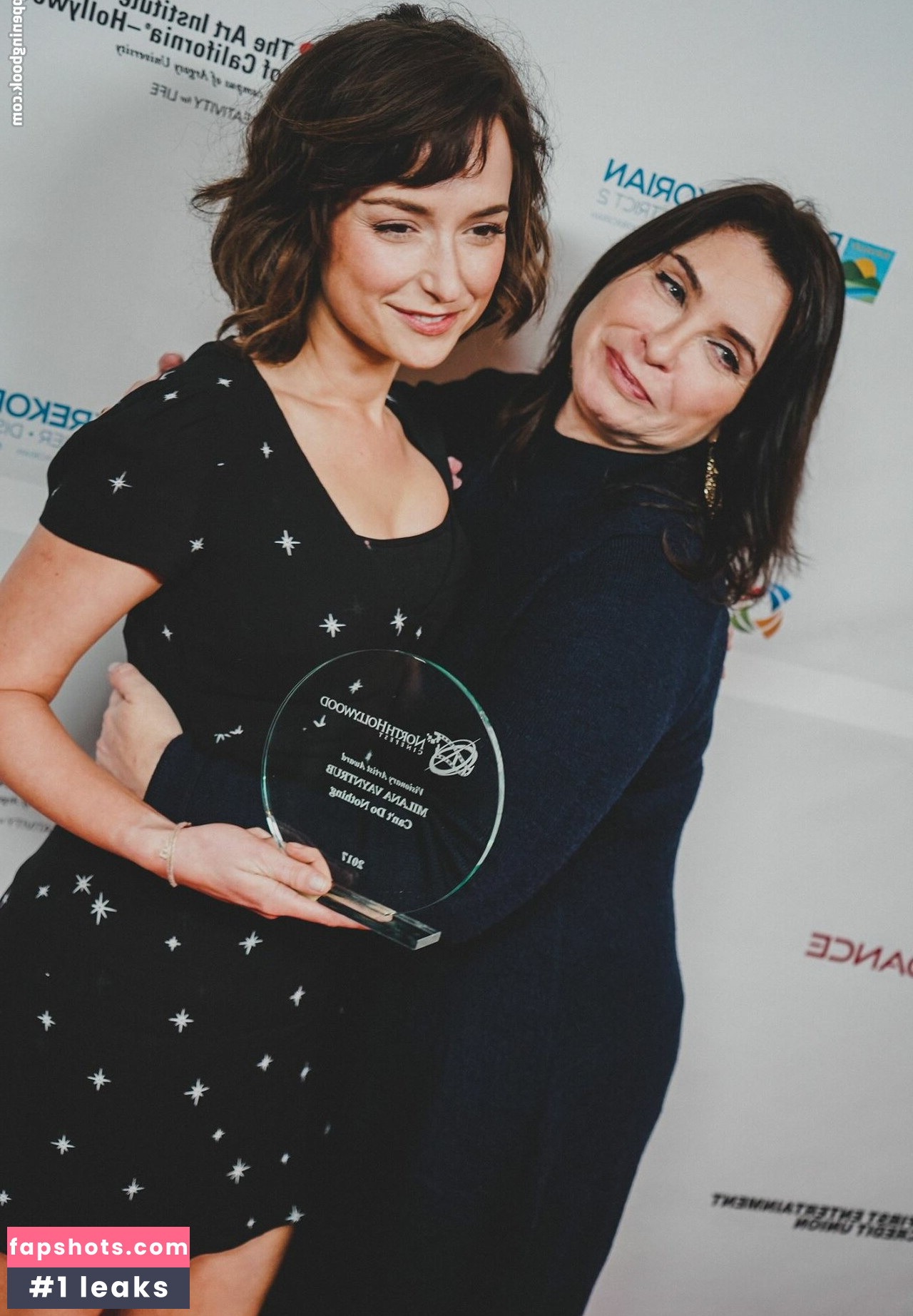 Milana Vayntrub gallery photo #74