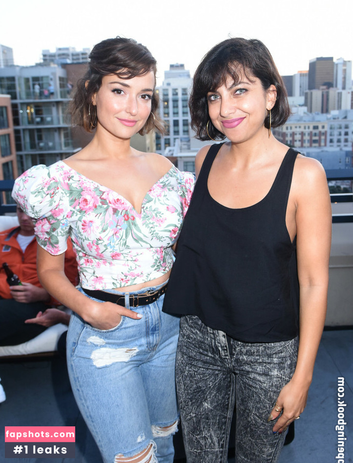 Milana Vayntrub gallery photo #86