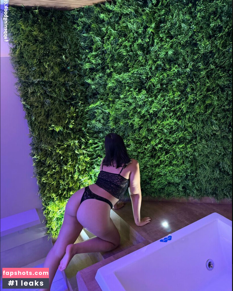 Milena Mariani gallery photo #45