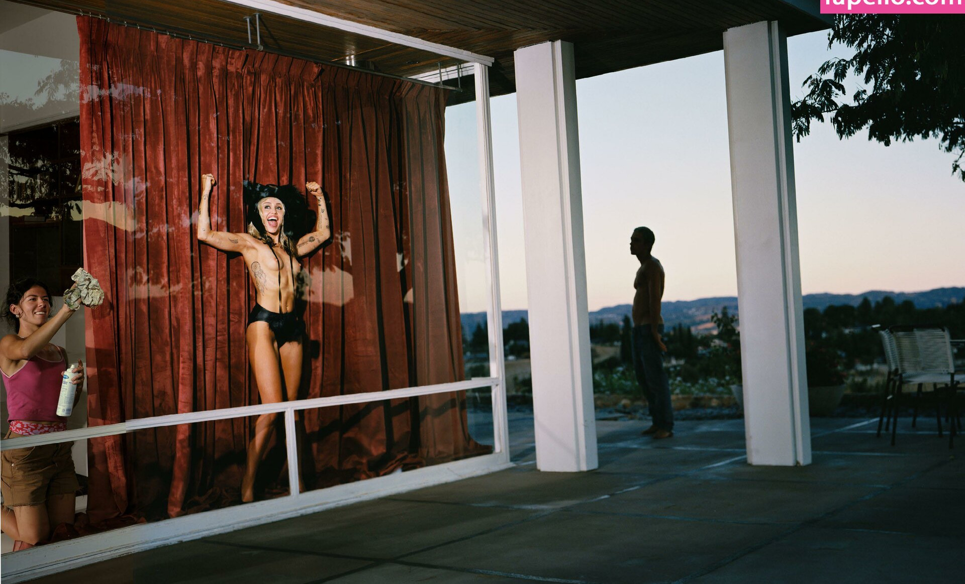 miley-cyrus gallery photo #1221