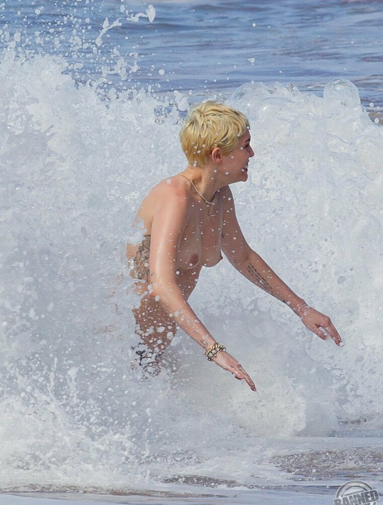 miley-cyrus gallery photo #1236