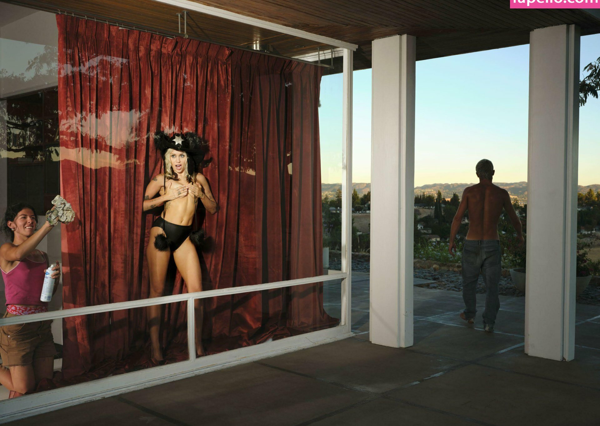 miley-cyrus gallery photo #1259