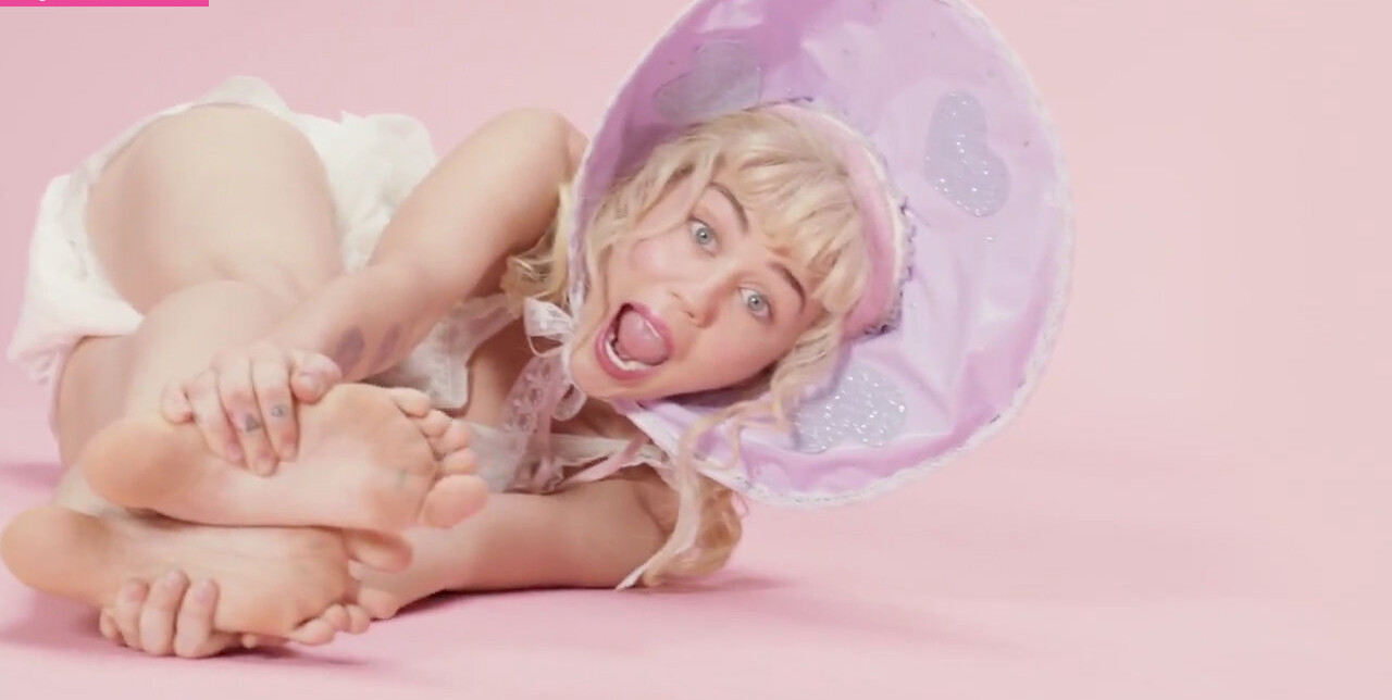 miley-cyrus gallery photo #1300