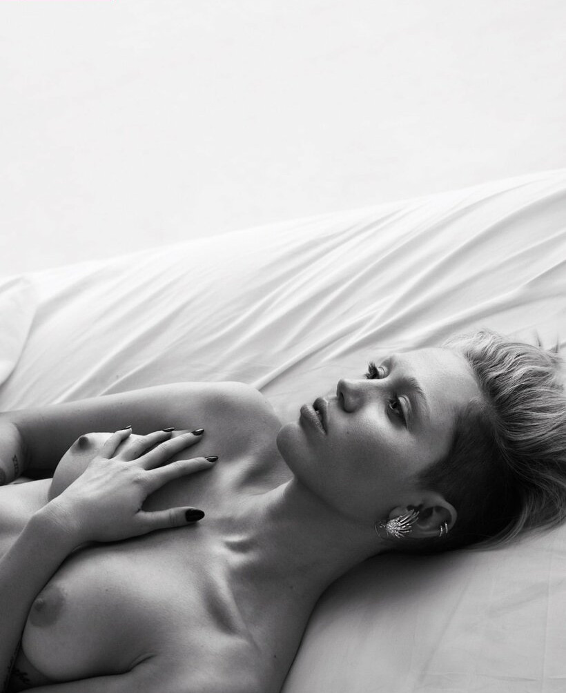 miley-cyrus gallery photo #1408