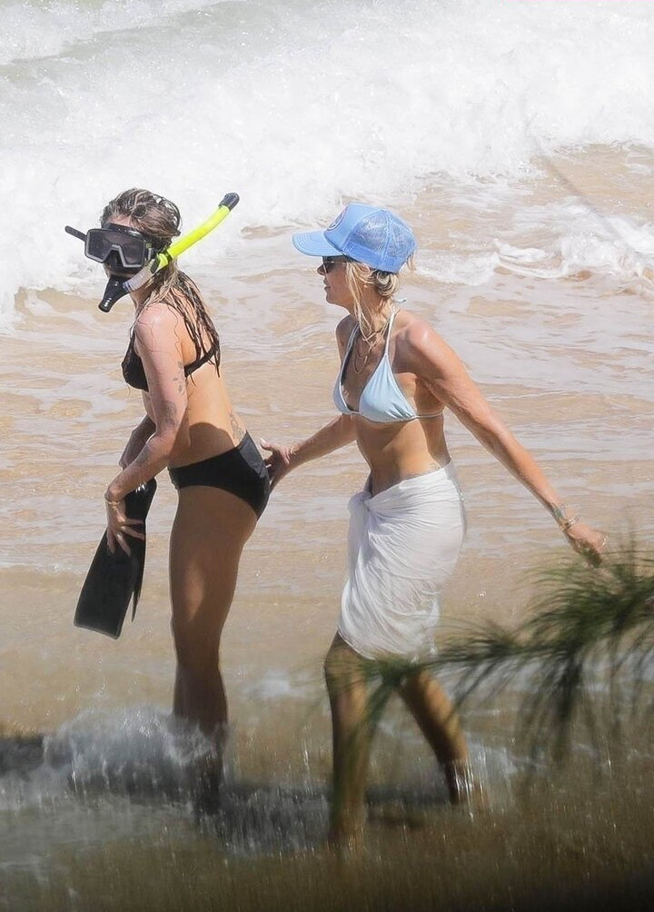 miley-cyrus gallery photo #1409