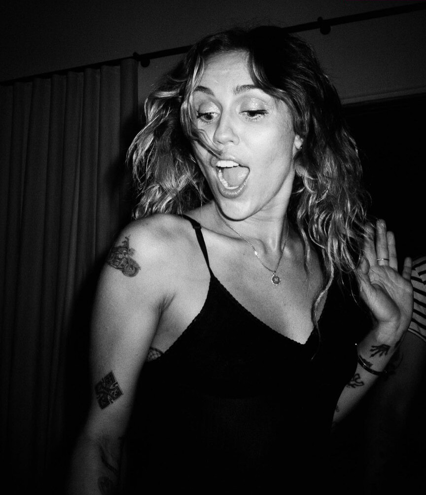 miley-cyrus gallery photo #1430