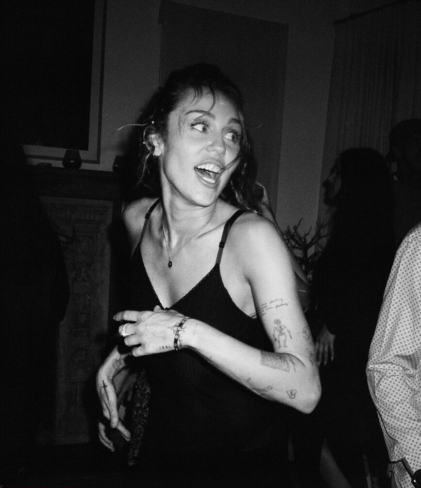 miley-cyrus gallery photo #1431