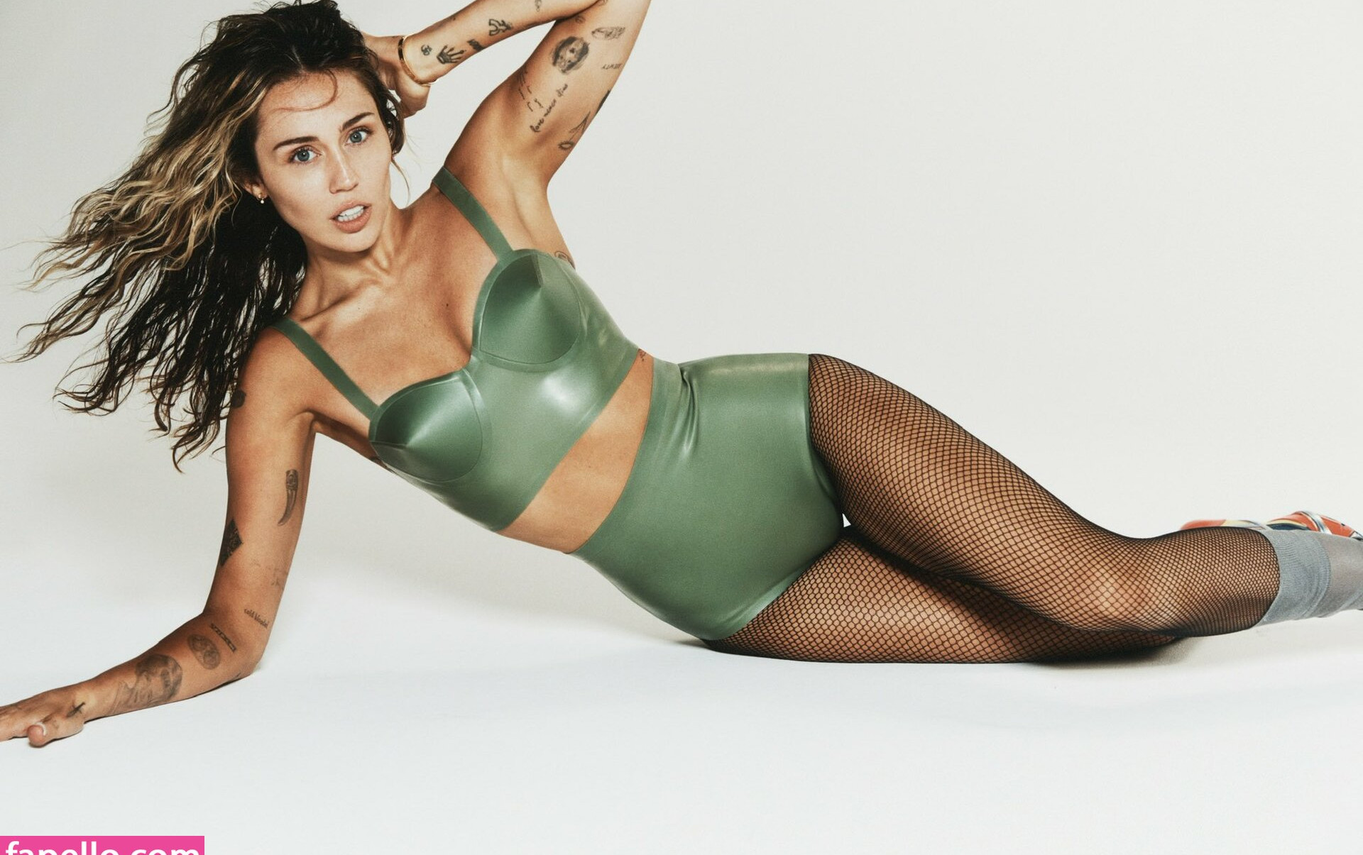 miley-cyrus gallery photo #1481