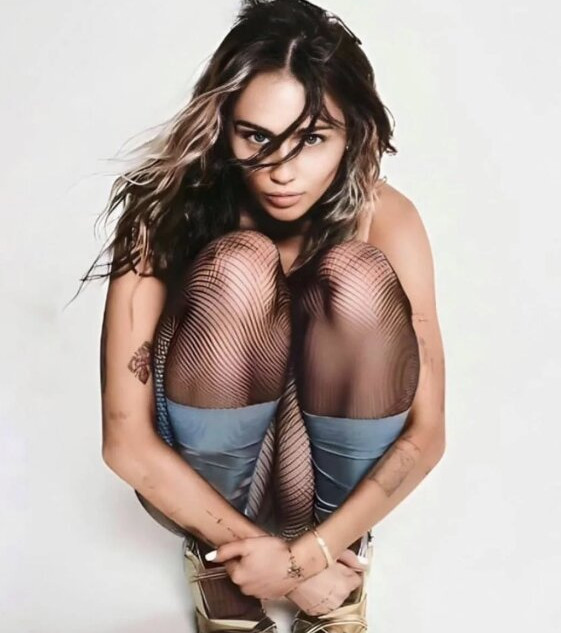 miley-cyrus gallery photo #1484