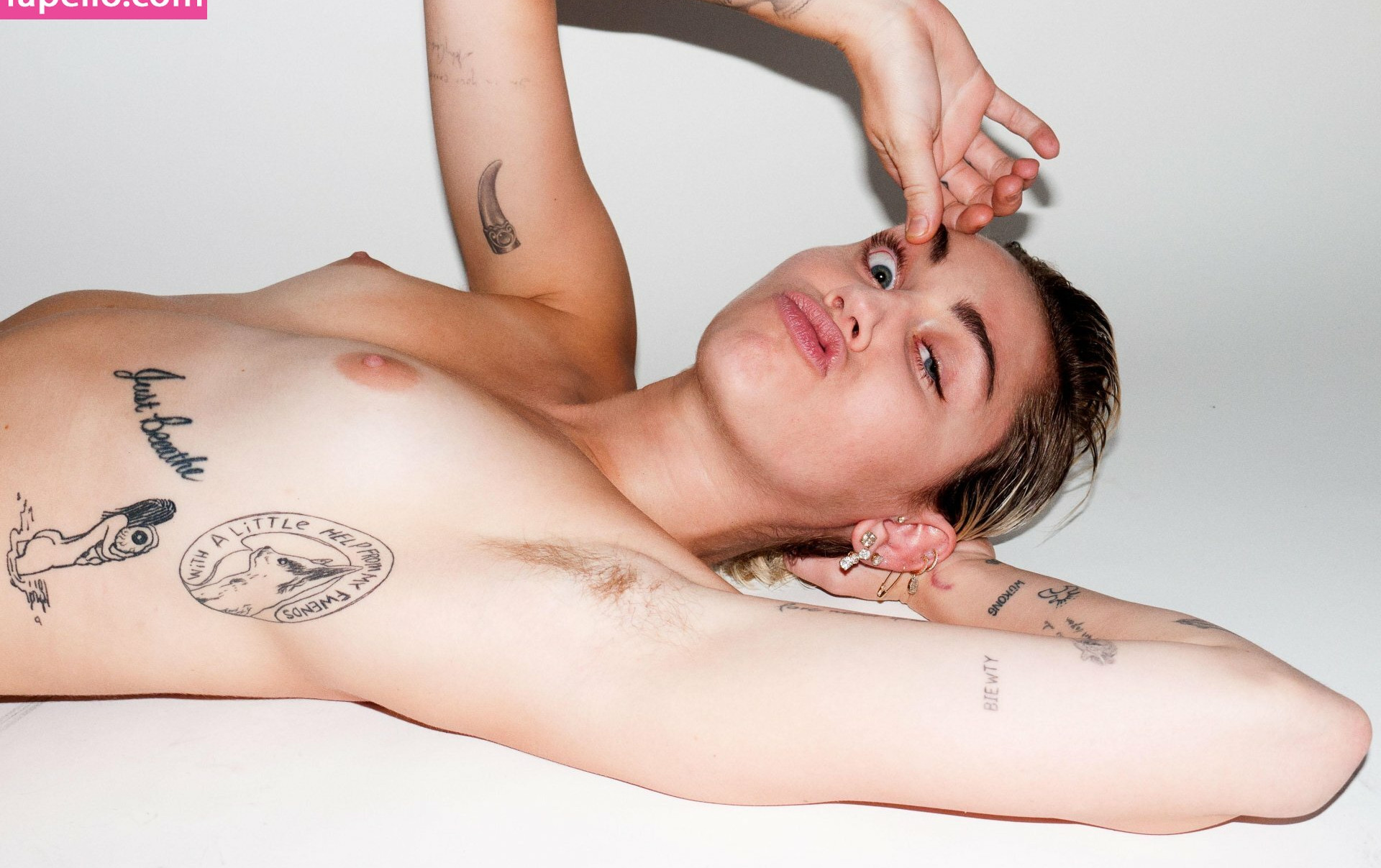 miley-cyrus gallery photo #1497