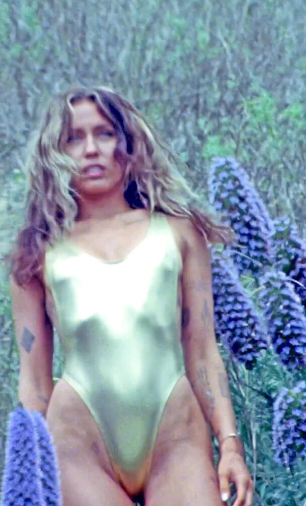 miley-cyrus gallery photo #1555