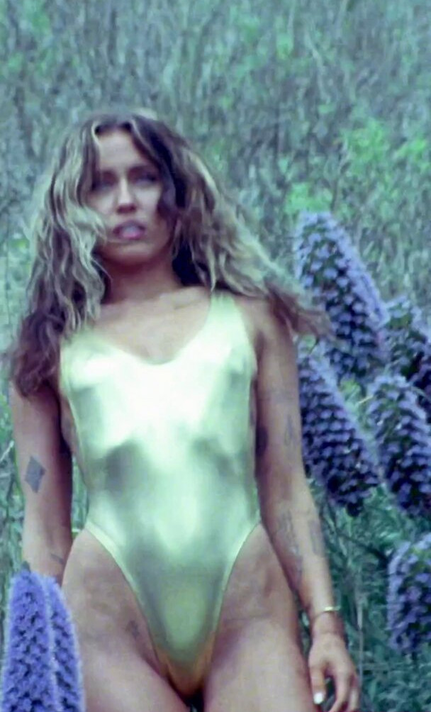 miley-cyrus gallery photo #1566