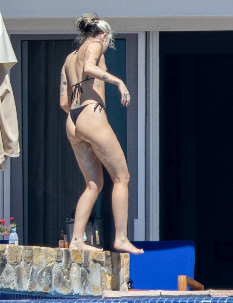 miley-cyrus gallery photo #1595