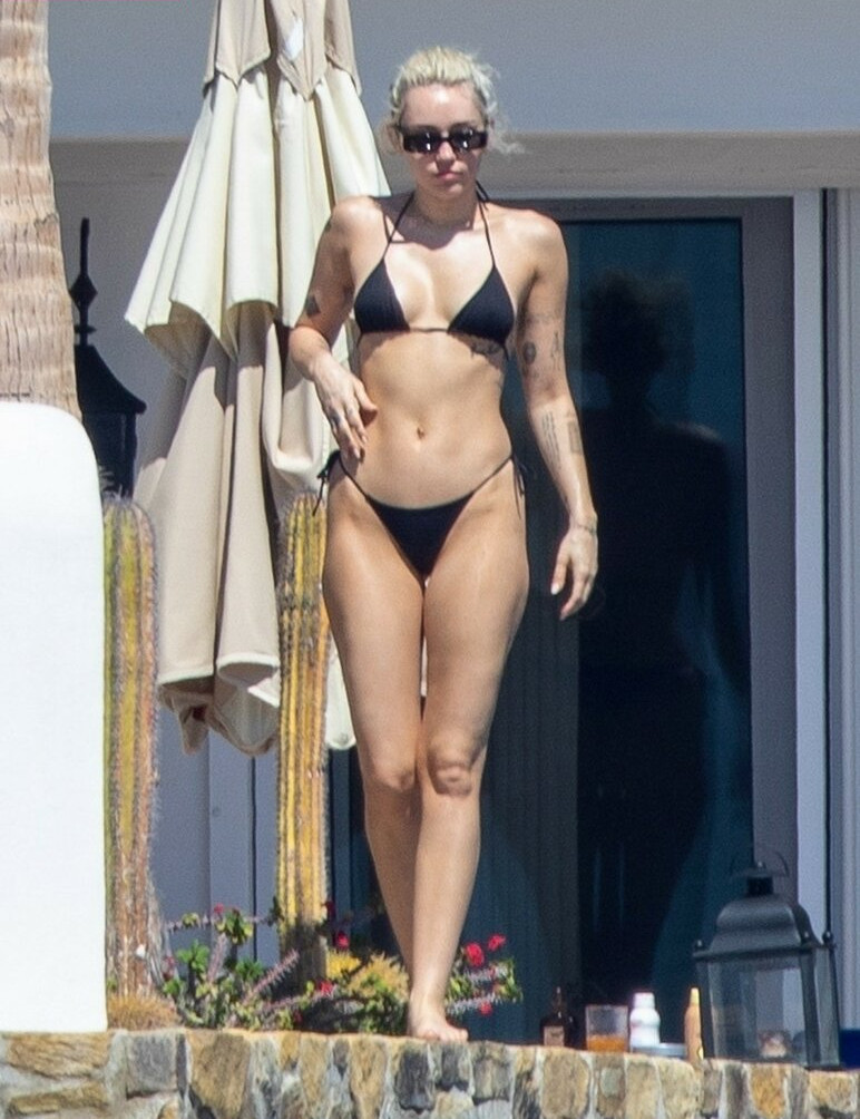 miley-cyrus gallery photo #1597