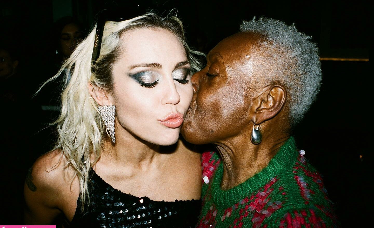 miley-cyrus gallery photo #1613