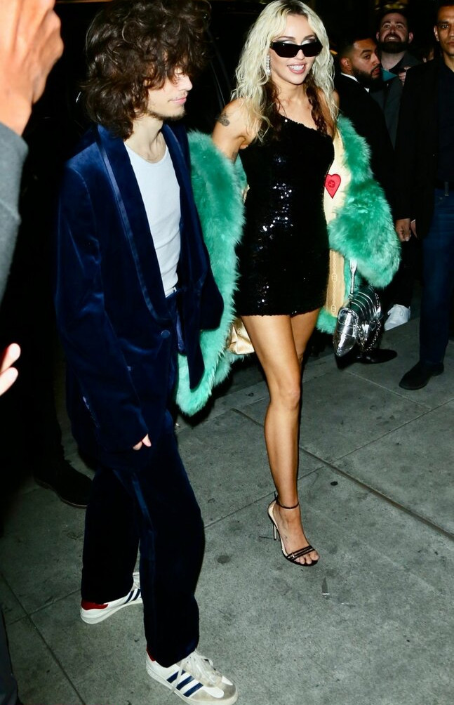 miley-cyrus gallery photo #1631