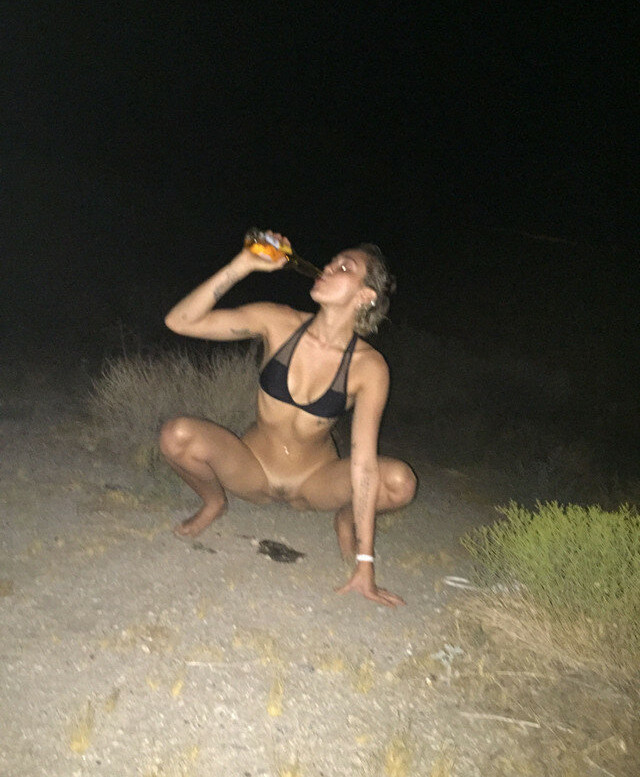 miley-cyrus gallery photo #1665