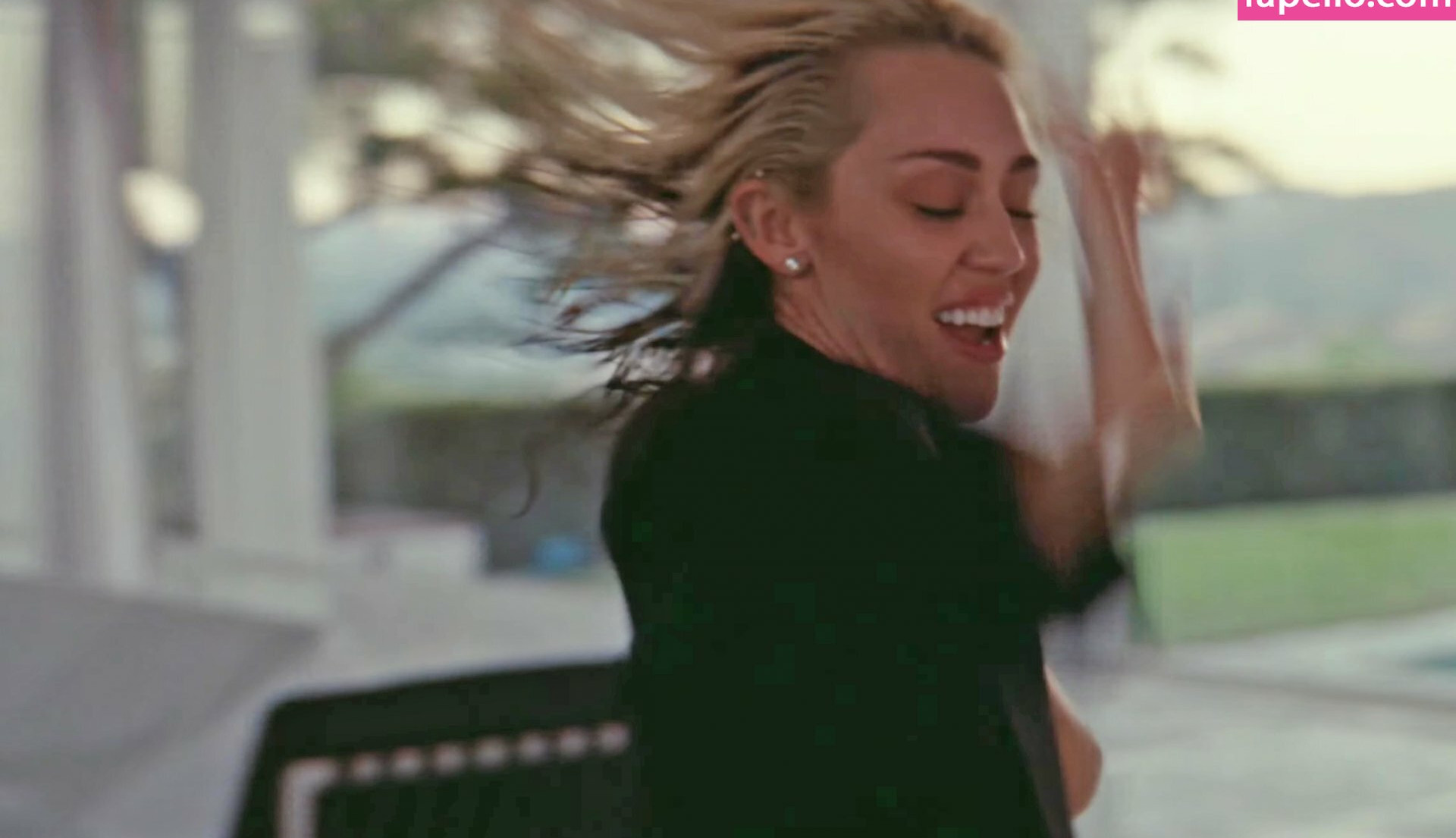 miley-cyrus gallery photo #1710