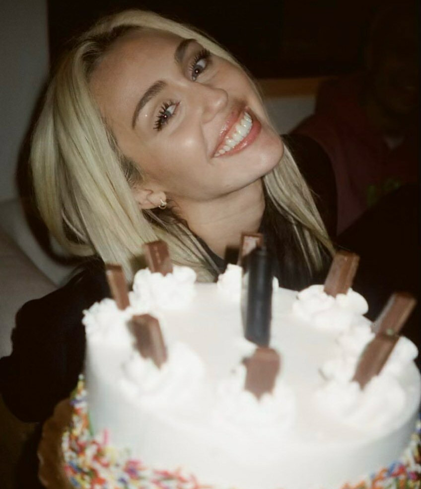 miley-cyrus gallery photo #1798