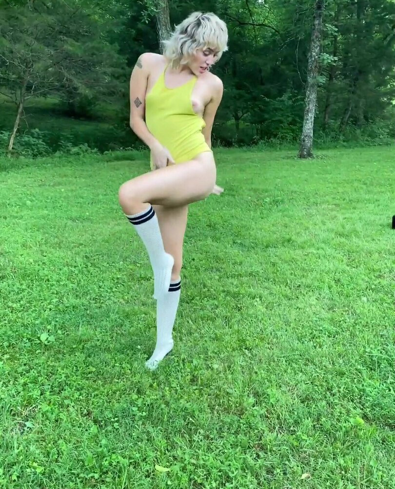 miley-cyrus gallery photo #1813