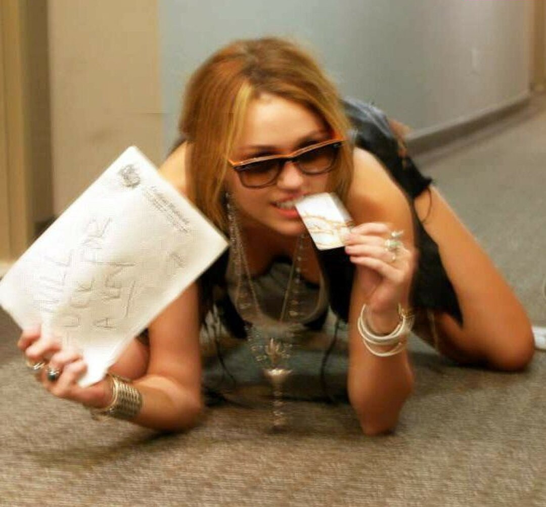 miley-cyrus gallery photo #1821