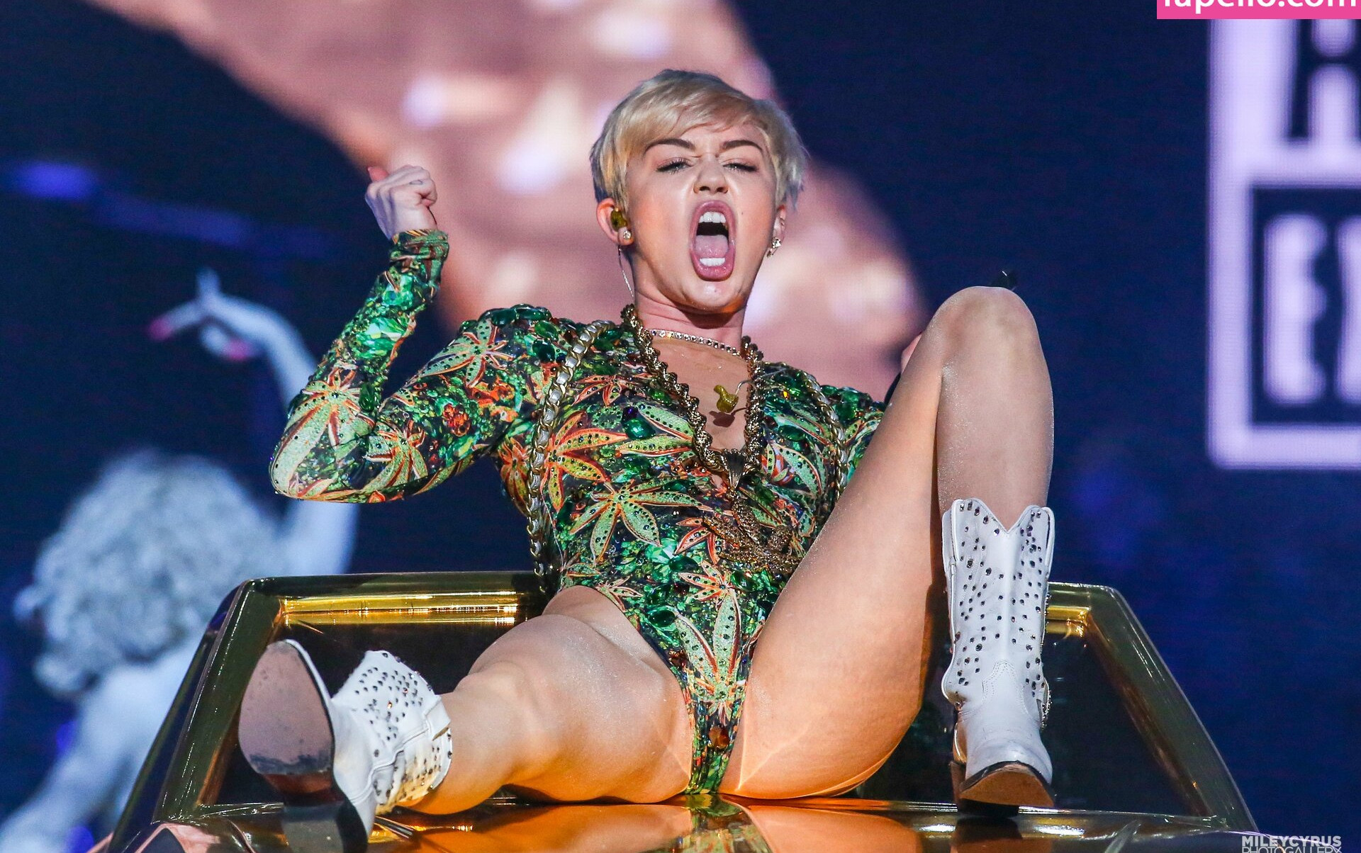 miley-cyrus gallery photo #2154