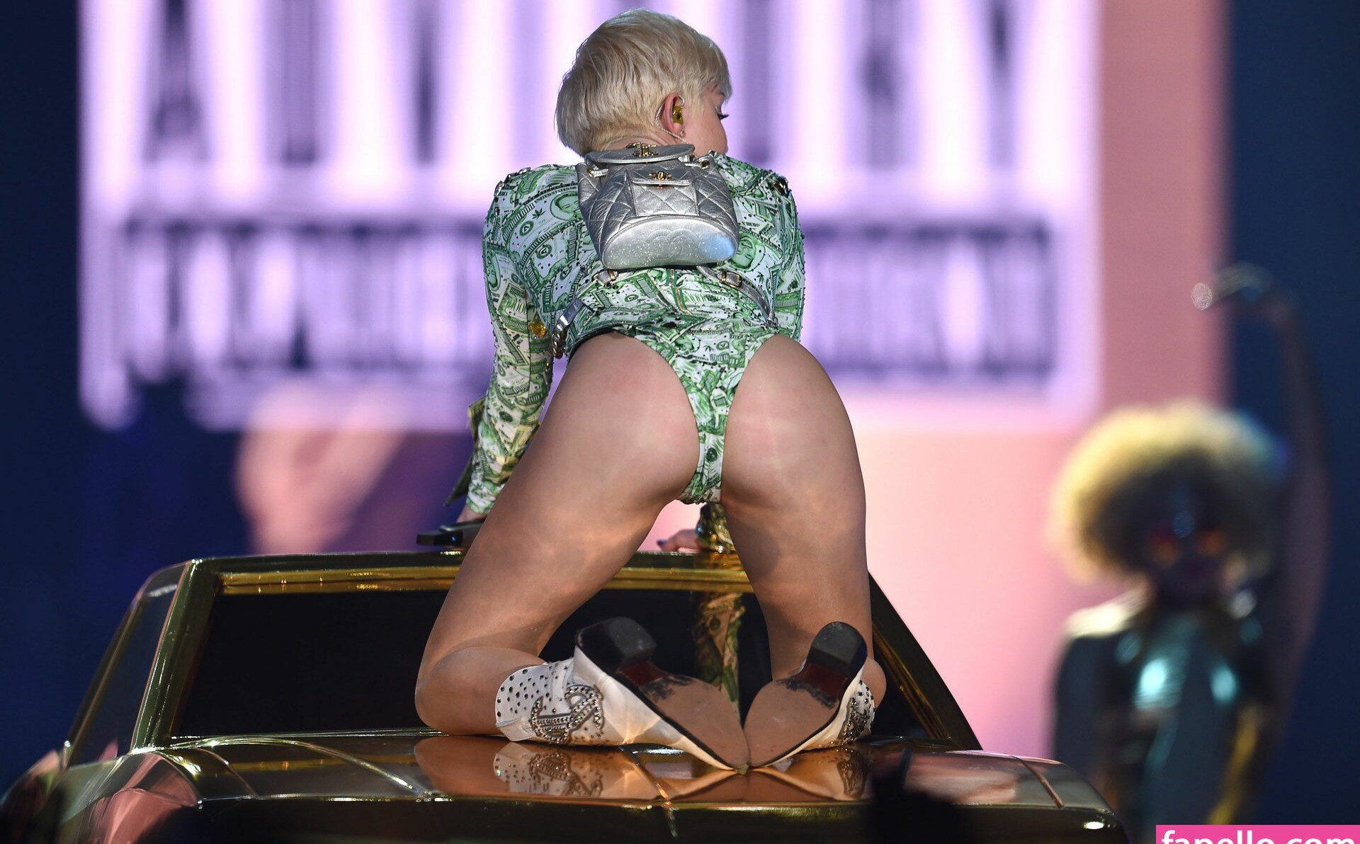 miley-cyrus gallery photo #2159