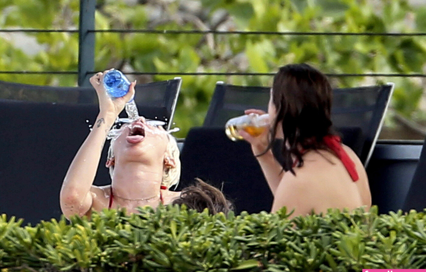 miley-cyrus gallery photo #2169