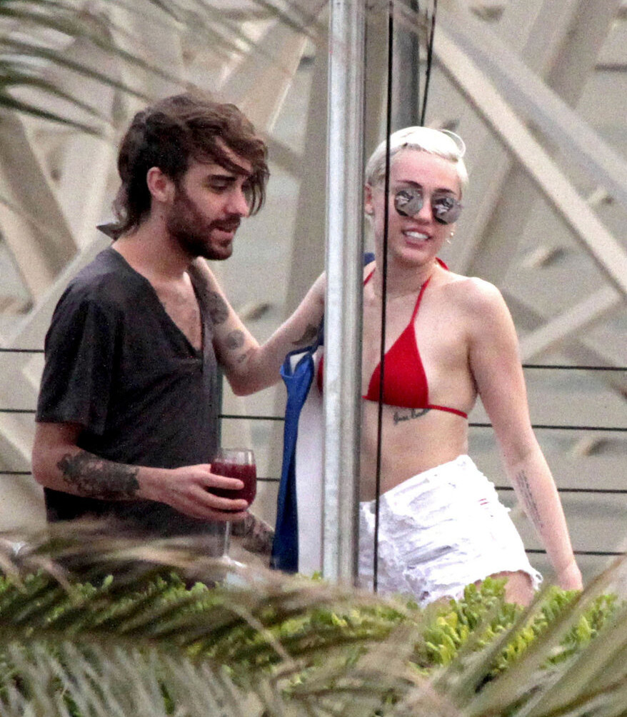 miley-cyrus gallery photo #2170