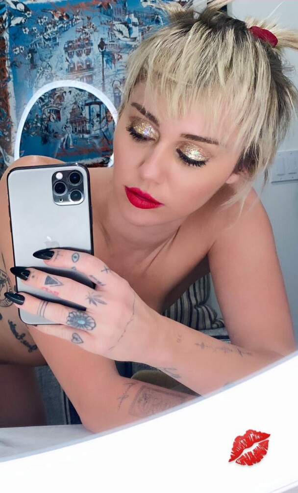 miley-cyrus gallery photo #2187