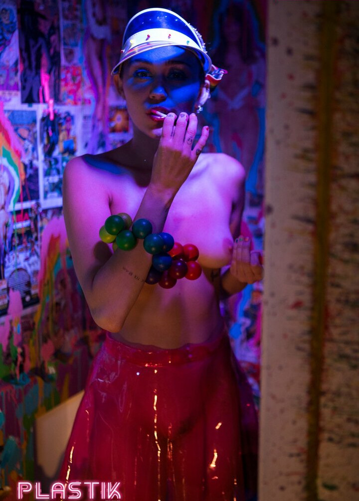 miley-cyrus gallery photo #2206