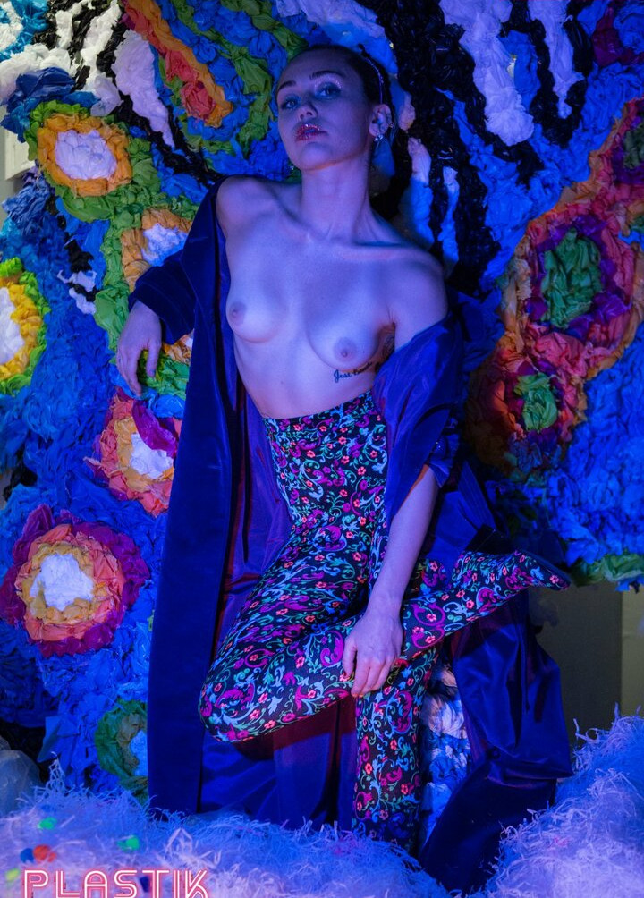 miley-cyrus gallery photo #2213