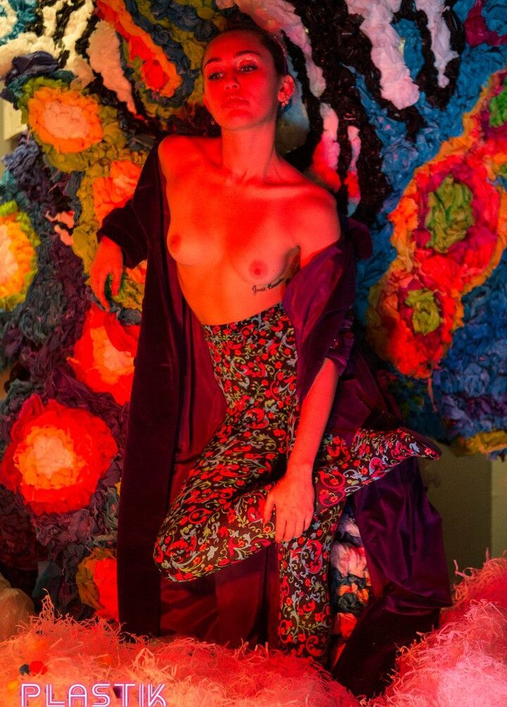 miley-cyrus gallery photo #2214