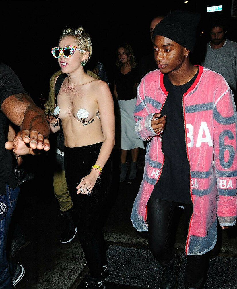 miley-cyrus gallery photo #2290