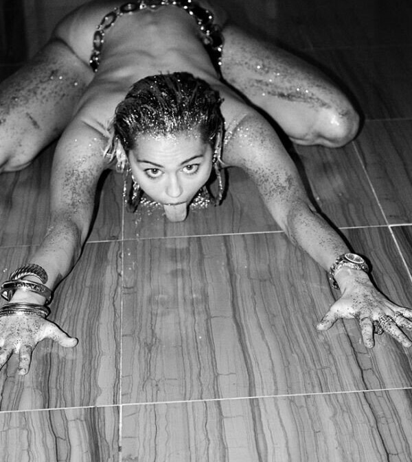 miley-cyrus gallery photo #2308