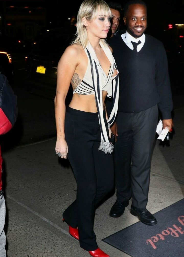 miley-cyrus gallery photo #2313