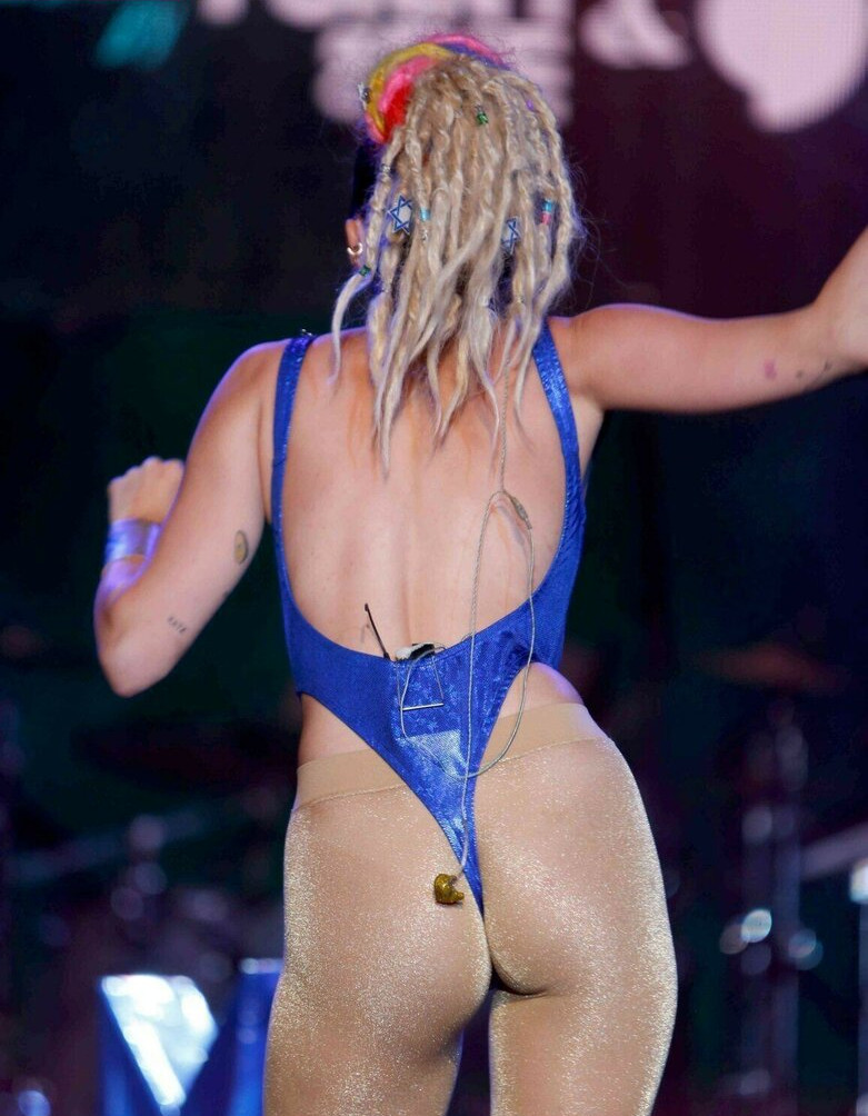 miley-cyrus gallery photo #2318