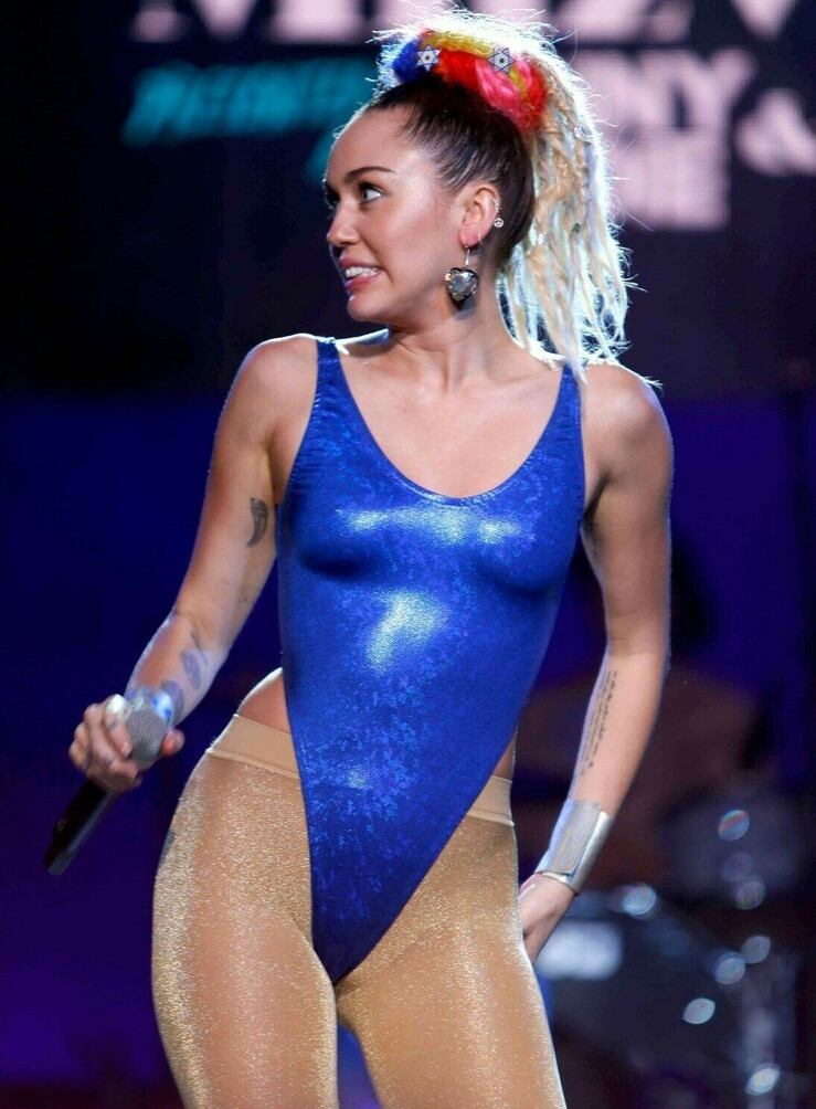 miley-cyrus gallery photo #2326